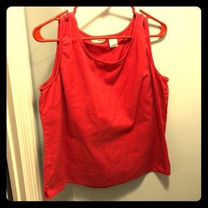 Simple yet chic tank in muted orange